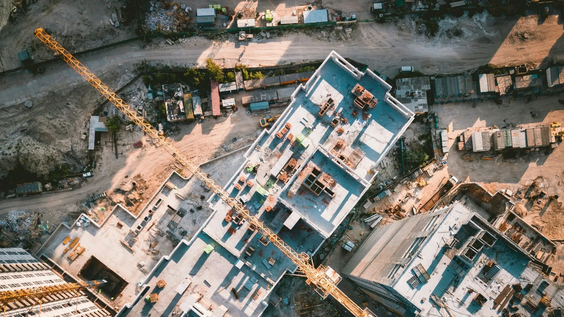 DIY Versus Pro Site Building – Which is Best for Your Business?